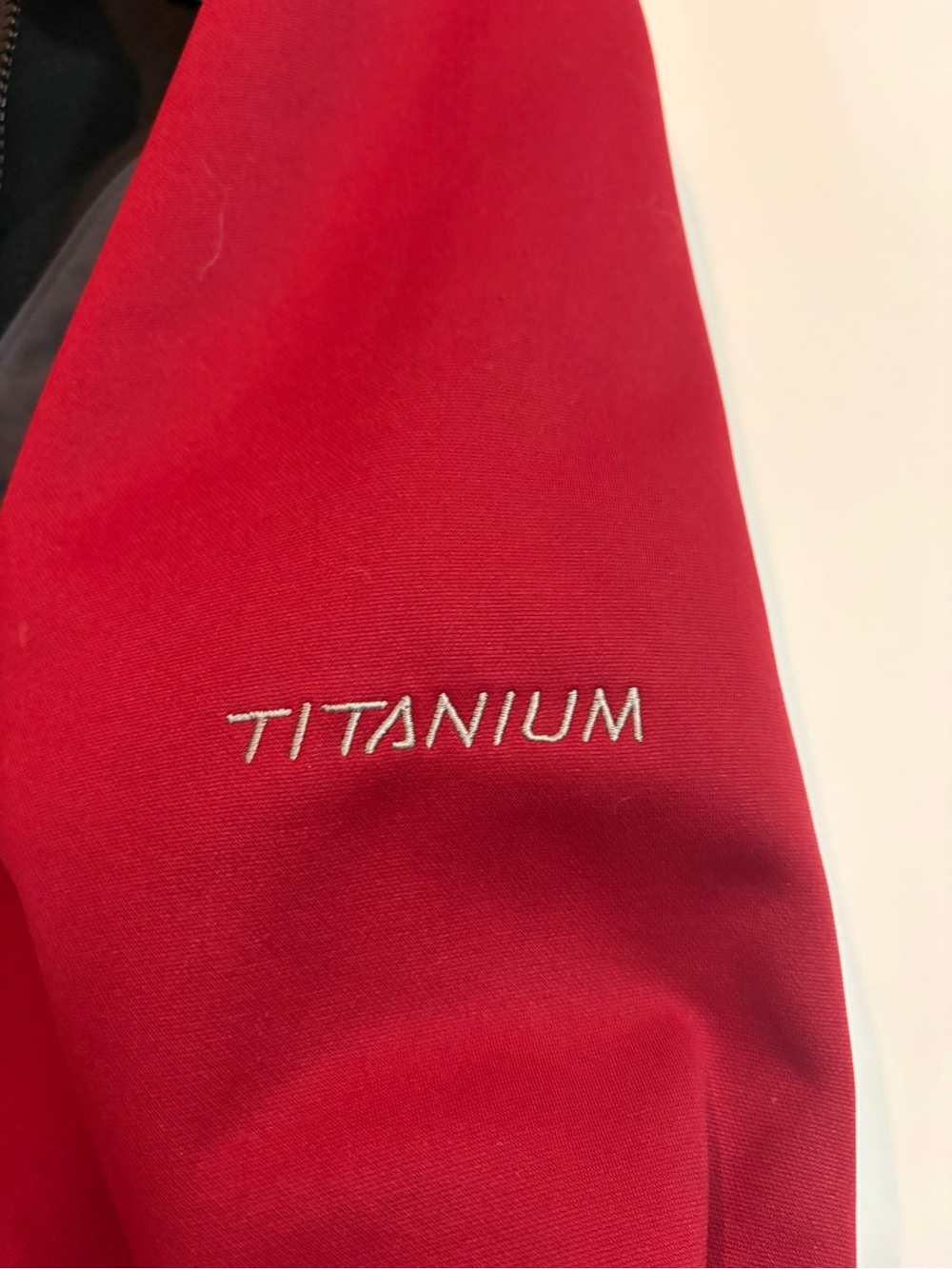 Columbia Titanium Red and Gray Softshell Jacket | Medium - Picture 8 of 13